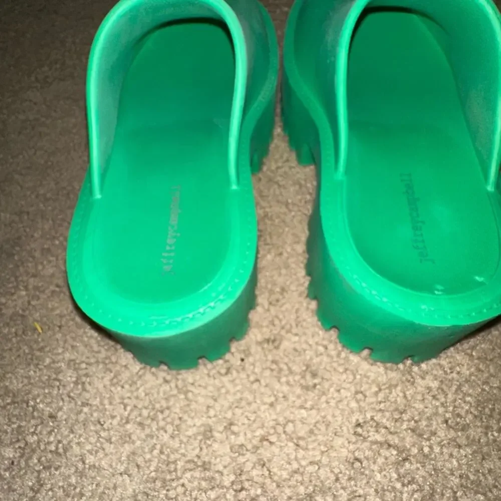 Jeffrey Campbell Lightweight PVC PLATFORM CLOG APPLE SPRING GREEN EUR 39 USA 8 - Picture 9 of 11